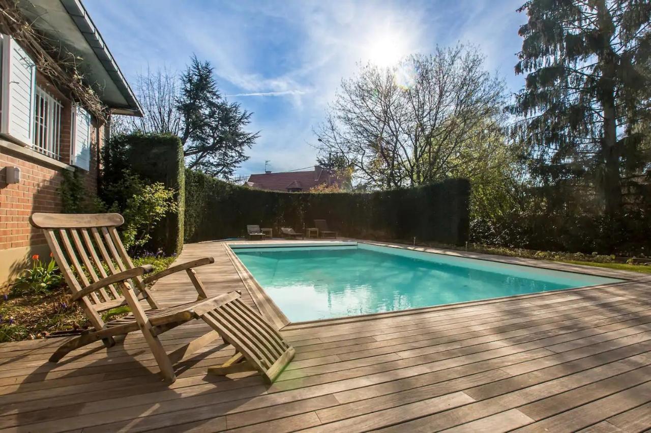 Bed and Breakfast Les Glycines Croix Exteriér fotografie